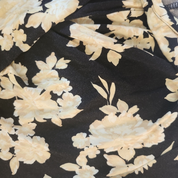 Torrid Yellow and Black Fit and Flare Midi Flower Dress Sz 3X - Picture 3 of 9